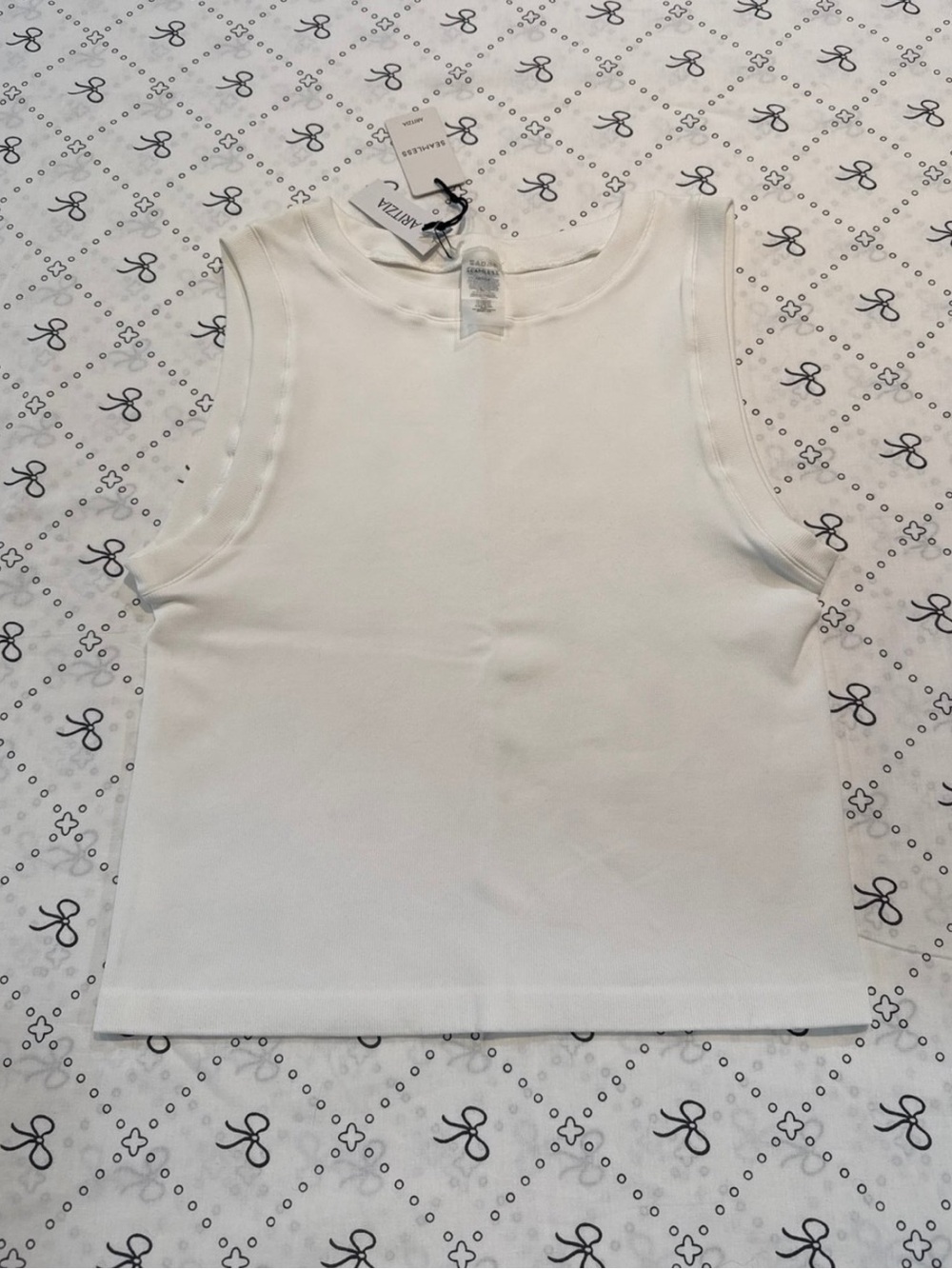 Aritzia Seamless NWT  Bruna White Tank Top size Large